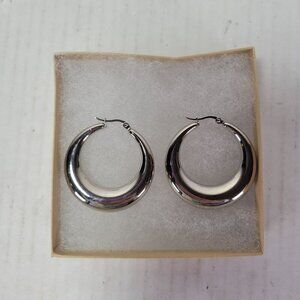 Peter & June Hypoallergenic Silver-Tone Lightweight 1.5" Crescent Hoop Earrings
